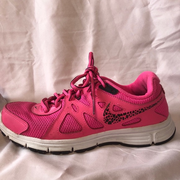 hot pink womens tennis shoes